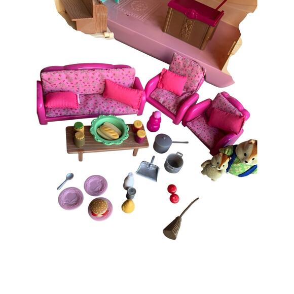 Lil Woodzeez Happy Camper 2 Chipmunk & Accessories Lot Couch Chairs Tables - Picture 2 of 8